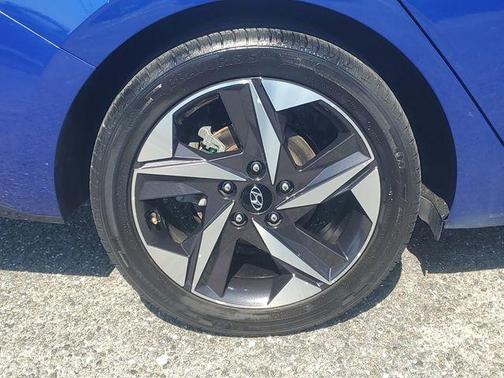2022 Hyundai ELANTRA Limited