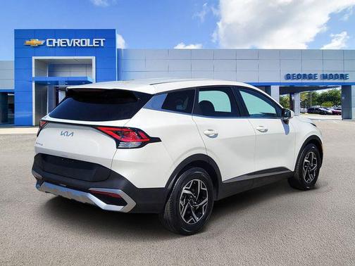 Snow White Pearl 2024 Kia Sportage LX