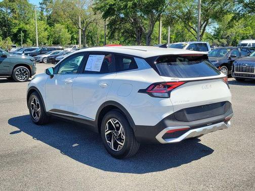 Snow White Pearl 2024 Kia Sportage LX