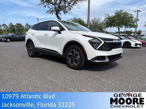 Snow White Pearl 2024 Kia Sportage LX