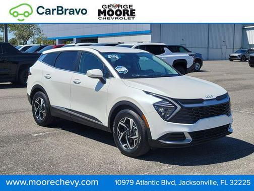 Snow White Pearl 2024 Kia Sportage LX