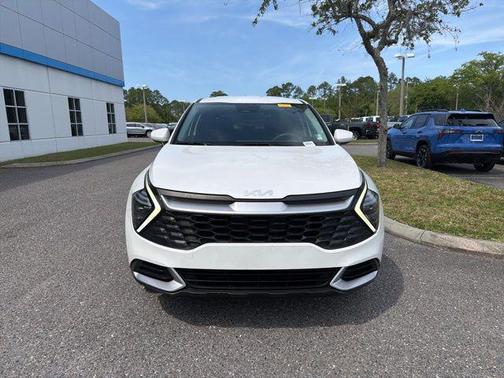 Snow White Pearl 2024 Kia Sportage LX