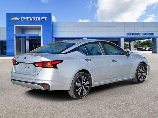 2022 Nissan Altima 2.5 SV