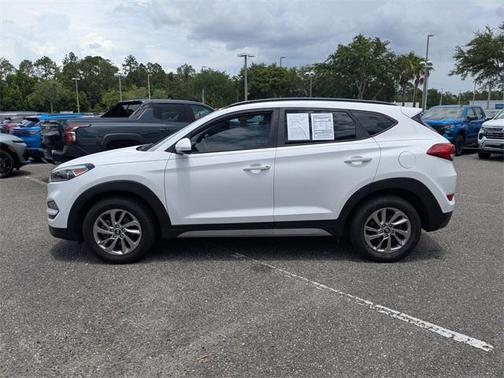 2017 Hyundai TUCSON SE