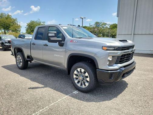 Sterling Gray Metallic 2026 Chevrolet Silverado 2500 Custom