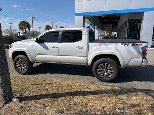 2022 Toyota Tacoma SR