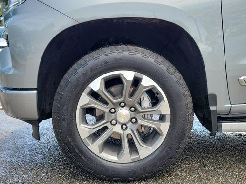 Sterling Gray Metallic 2025 Chevrolet Silverado 1500 High Country