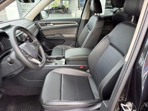 2022 Volkswagen Atlas 3.6L SE w/Technology