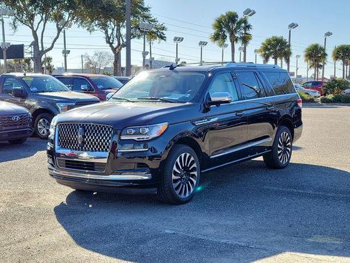 2022 Lincoln Navigator Black Label