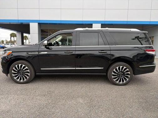 2022 Lincoln Navigator Black Label