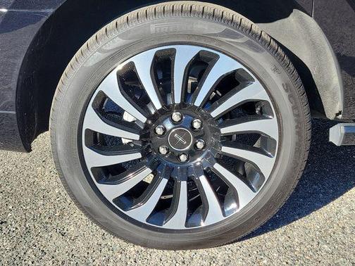 2022 Lincoln Navigator Black Label