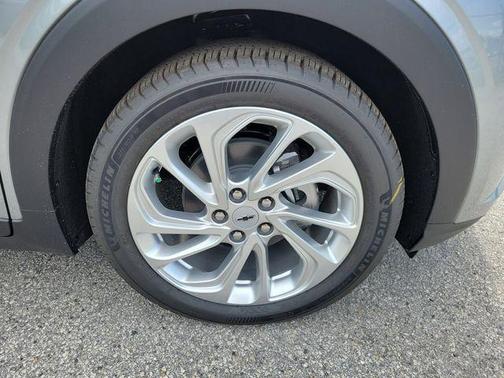 Sterling Gray Metallic 2027 Chevrolet Bolt LT FWD