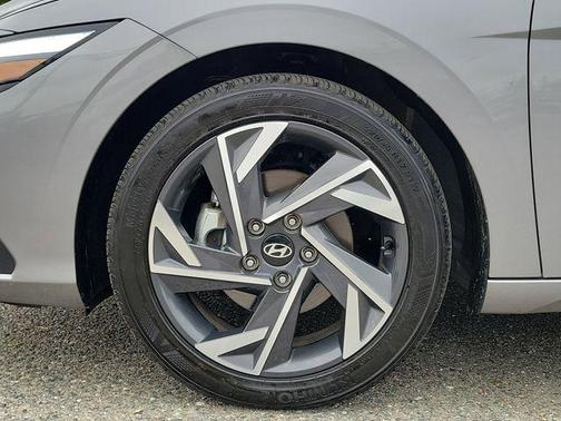 Fluid Metal 2025 Hyundai ELANTRA Sport