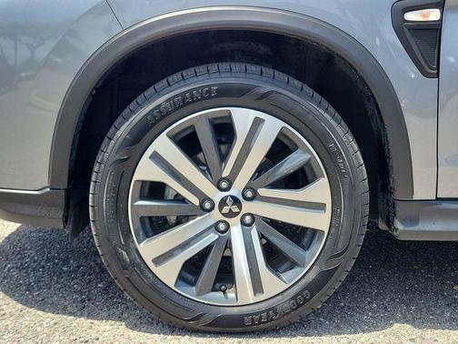 Alloy Silver Metallic 2024 Mitsubishi Outlander Sport SE