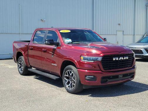 Delmonico Red Pearlcoat 2025 RAM 1500 Laramie