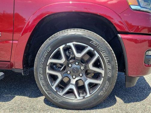 Delmonico Red Pearlcoat 2025 RAM 1500 Laramie