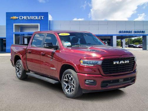 Delmonico Red Pearlcoat 2025 RAM 1500 Laramie