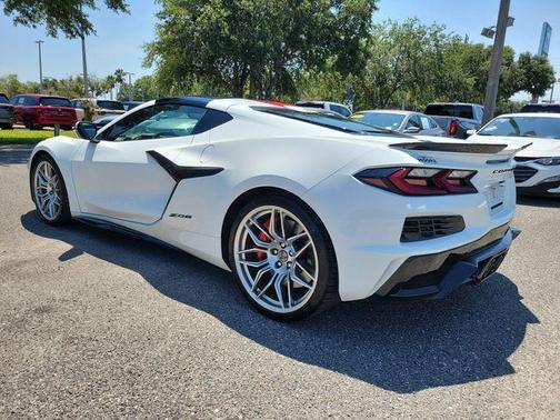 Arctic White 2025 Chevrolet Corvette Z06
