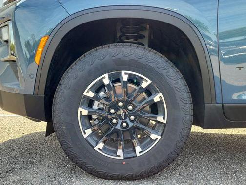 Lakeshore Blue Metallic 2026 Chevrolet Traverse AWD Z71