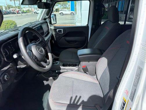 Bright White Clearcoat 2025 Jeep Wrangler Rubicon