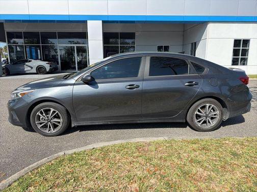 Gravity Gray 2022 Kia Forte LXS