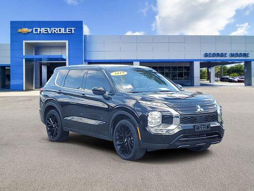2022 Mitsubishi Outlander SE