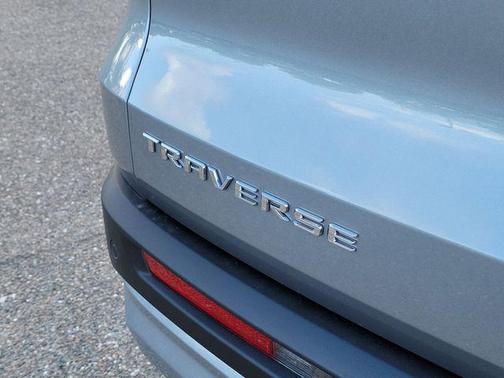 Sterling Gray Metallic 2026 Chevrolet Traverse LT