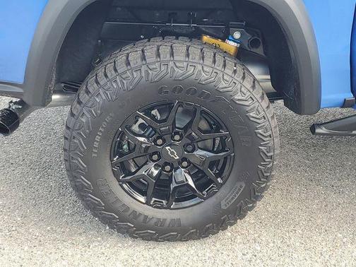 2025 Chevrolet Colorado ZR2