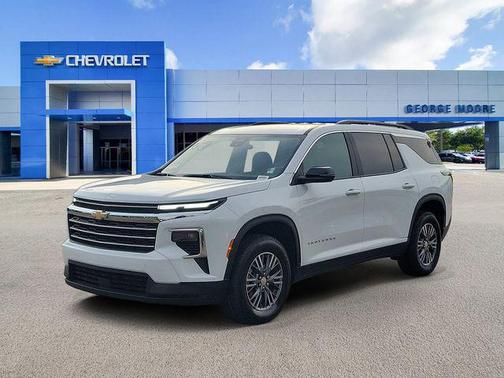 Summit White 2025 Chevrolet Traverse LT