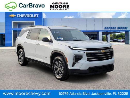 Summit White 2025 Chevrolet Traverse LT