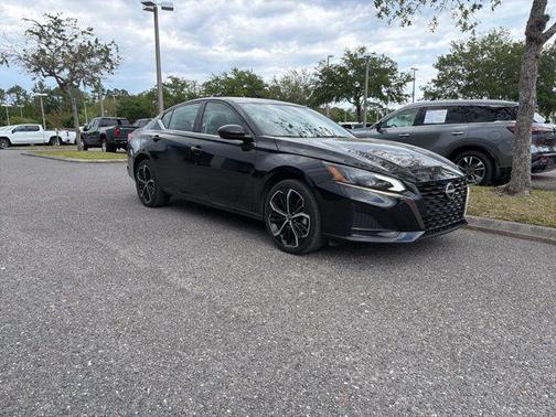 Super Black 2025 Nissan Altima SR AWD