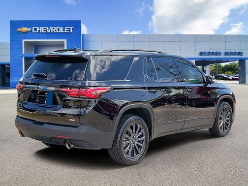 Mosaic Black Metallic 2023 Chevrolet Traverse RS