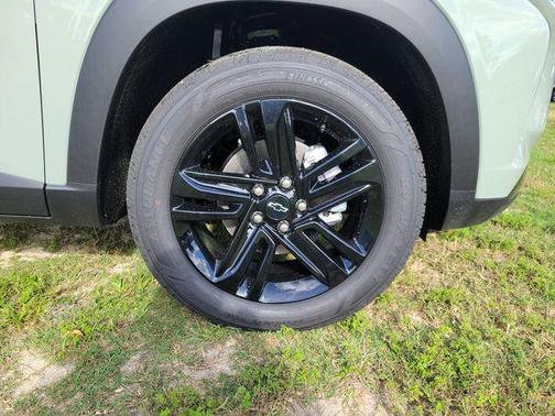 Cacti Green 2026 Chevrolet Trax FWD ACTIV