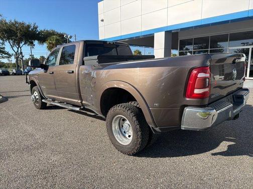 2019 RAM 3500 Laramie Crew Cab 4x4 8' Box