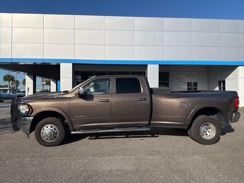 2019 RAM 3500 Laramie Crew Cab 4x4 8' Box