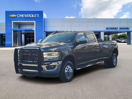 2019 RAM 3500 Laramie Crew Cab 4x4 8' Box