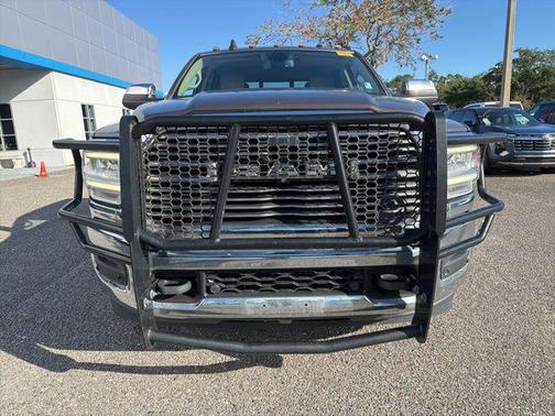 2019 RAM 3500 Laramie Crew Cab 4x4 8' Box