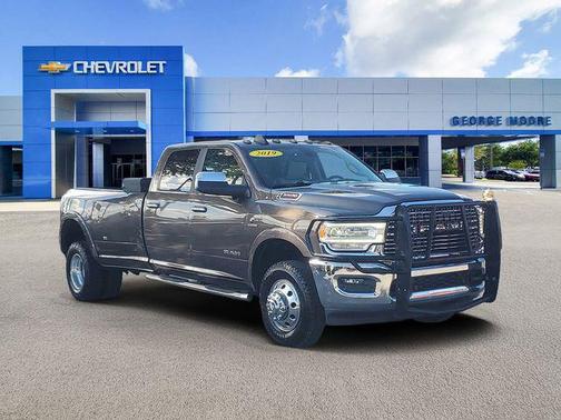 2019 RAM 3500 Laramie Crew Cab 4x4 8' Box