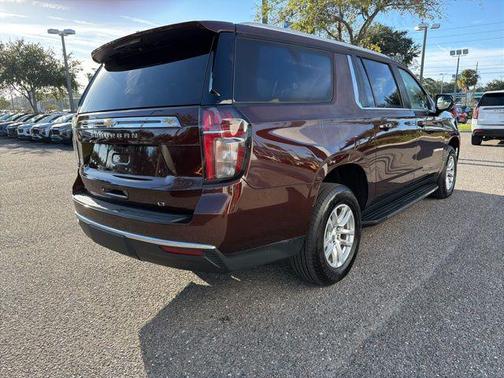 2023 Chevrolet Suburban LT