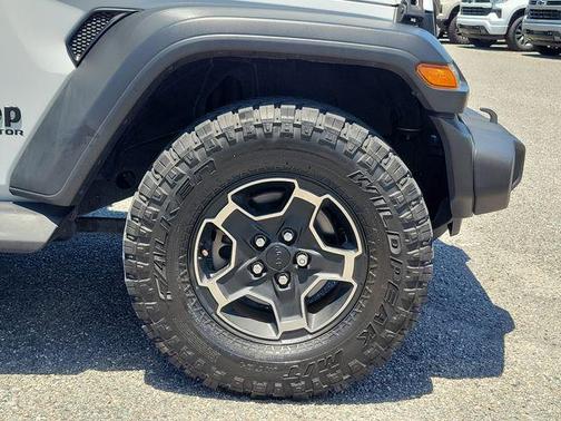 Bright White Clearcoat 2021 Jeep Gladiator Sport