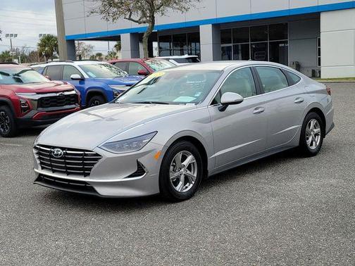 2023 Hyundai SONATA SE
