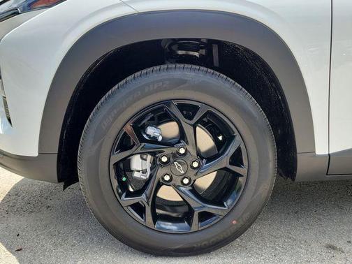 Summit White 2026 Chevrolet Trax LT