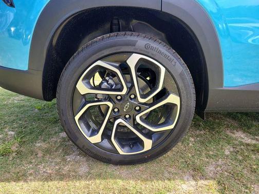 Marina Blue Metallic 2026 Chevrolet Trax FWD 2RS