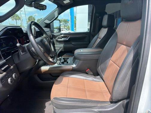 Iridescent Pearl Tricoat 2024 Chevrolet Silverado 2500 High Country