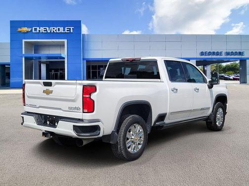 Iridescent Pearl Tricoat 2024 Chevrolet Silverado 2500 High Country