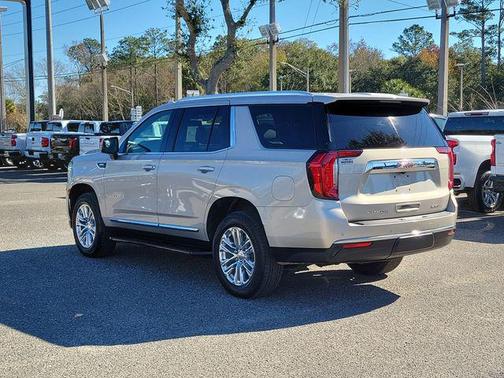 2023 GMC Yukon SLT