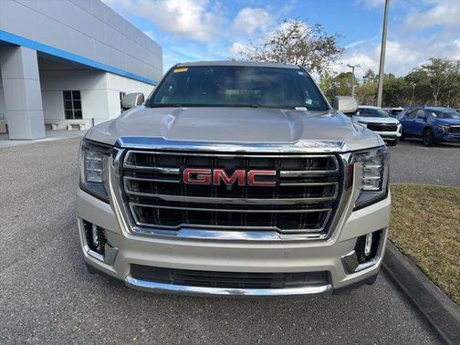 2023 GMC Yukon SLT