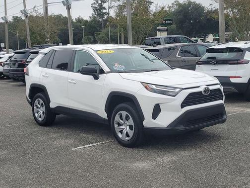2025 Toyota RAV4 LE