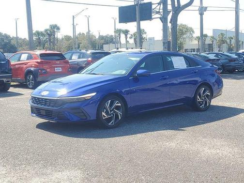 2024 Hyundai ELANTRA Limited