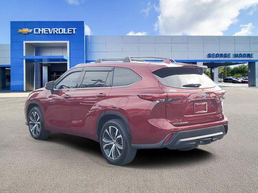 2021 Toyota Highlander Hybrid XLE